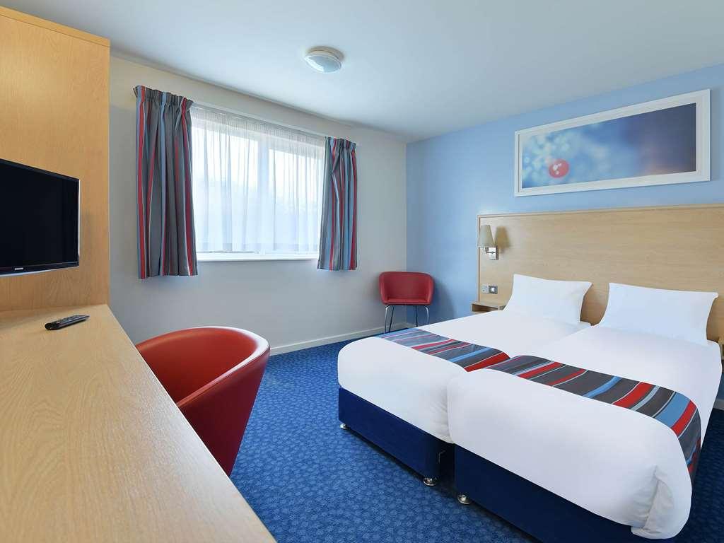Travelodge Milton Keynes Old Stratford Habitación foto