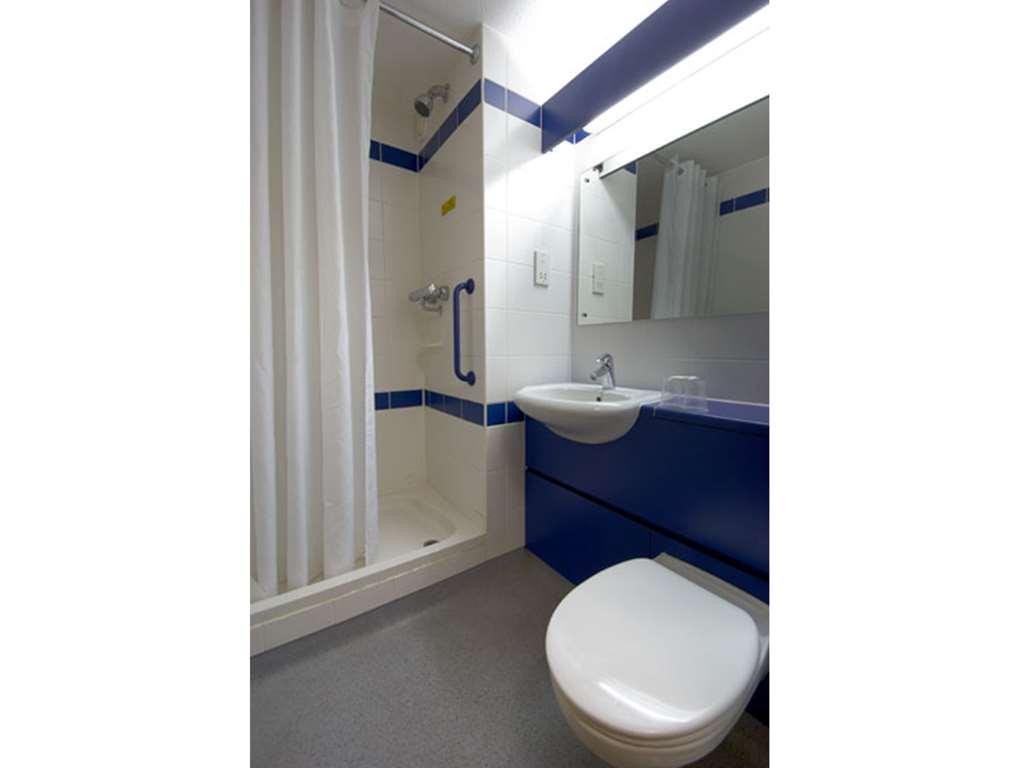 Travelodge Milton Keynes Old Stratford Habitación foto