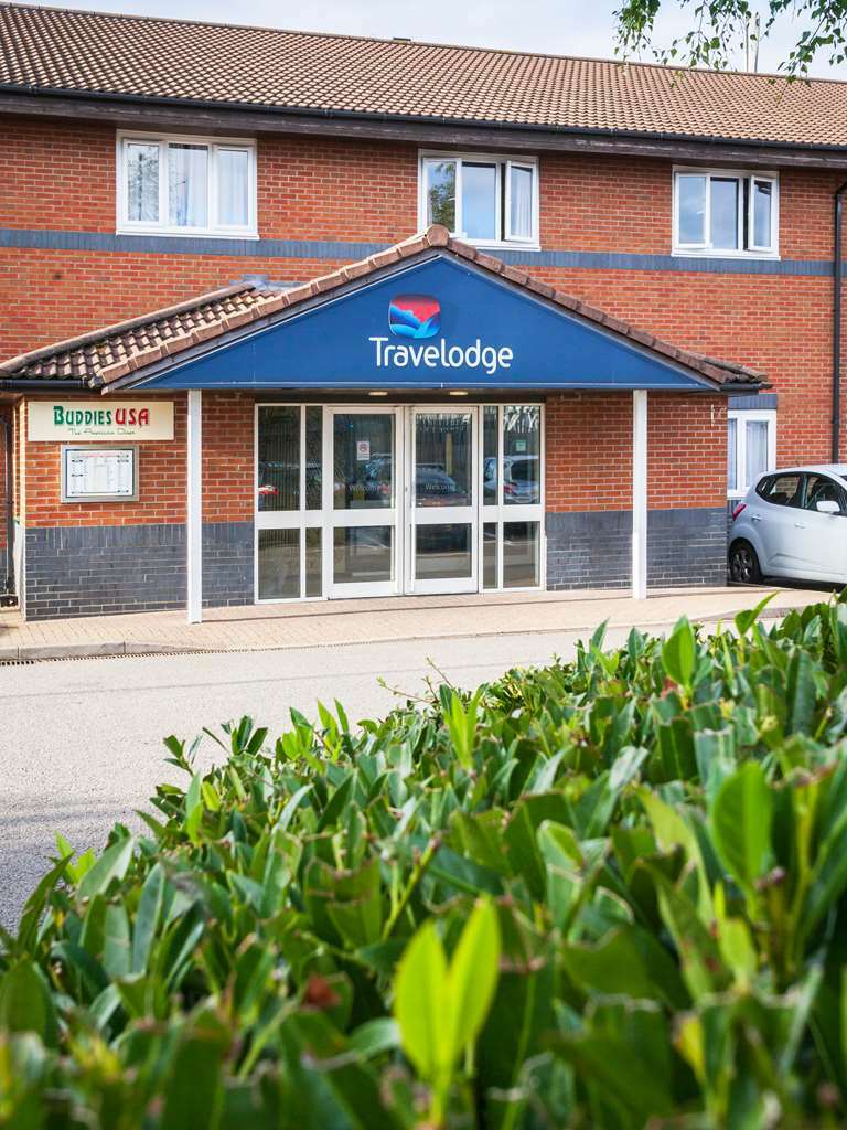 Travelodge Milton Keynes Old Stratford Exterior foto